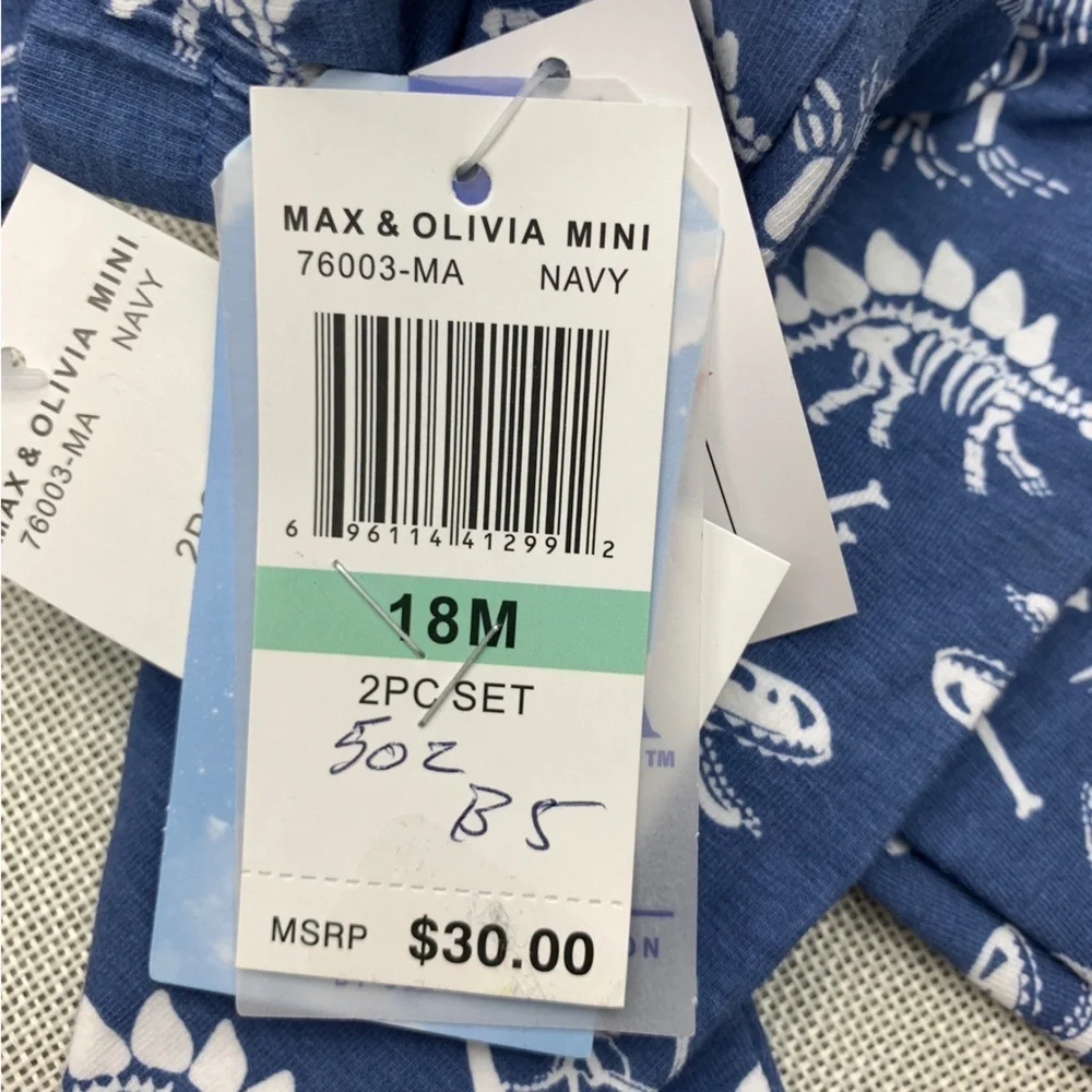 Max & Olivia Baby Boys 2 Piece Pajama Set with Socks Size 18M